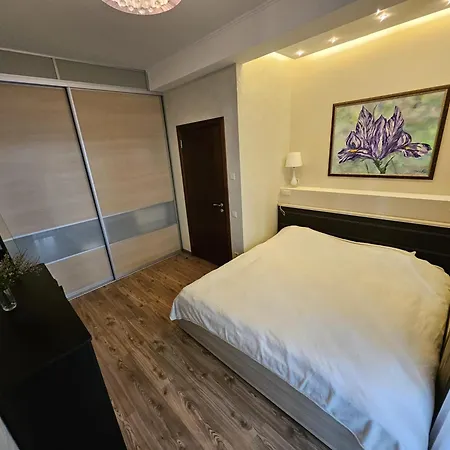 Pine Woods Apartment, Appartement *